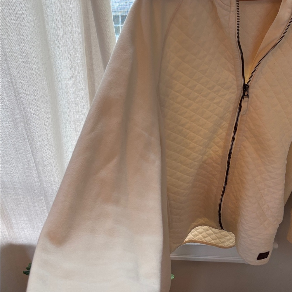 L.L. Bean Women's Off-White Quilted Hoodie, Size L - Picture 5 of 9